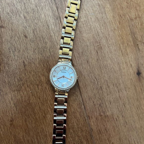 ROSE GOLD FOSSIL WATCH - Picture 1 of 7